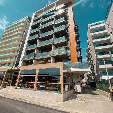 Black Sea - Israel & Elizabeth Navodari