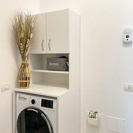 Black Sea - Israel & Elizabeth Navodari