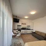 Black Sea - Israel & Elizabeth Apartmán Năvodari